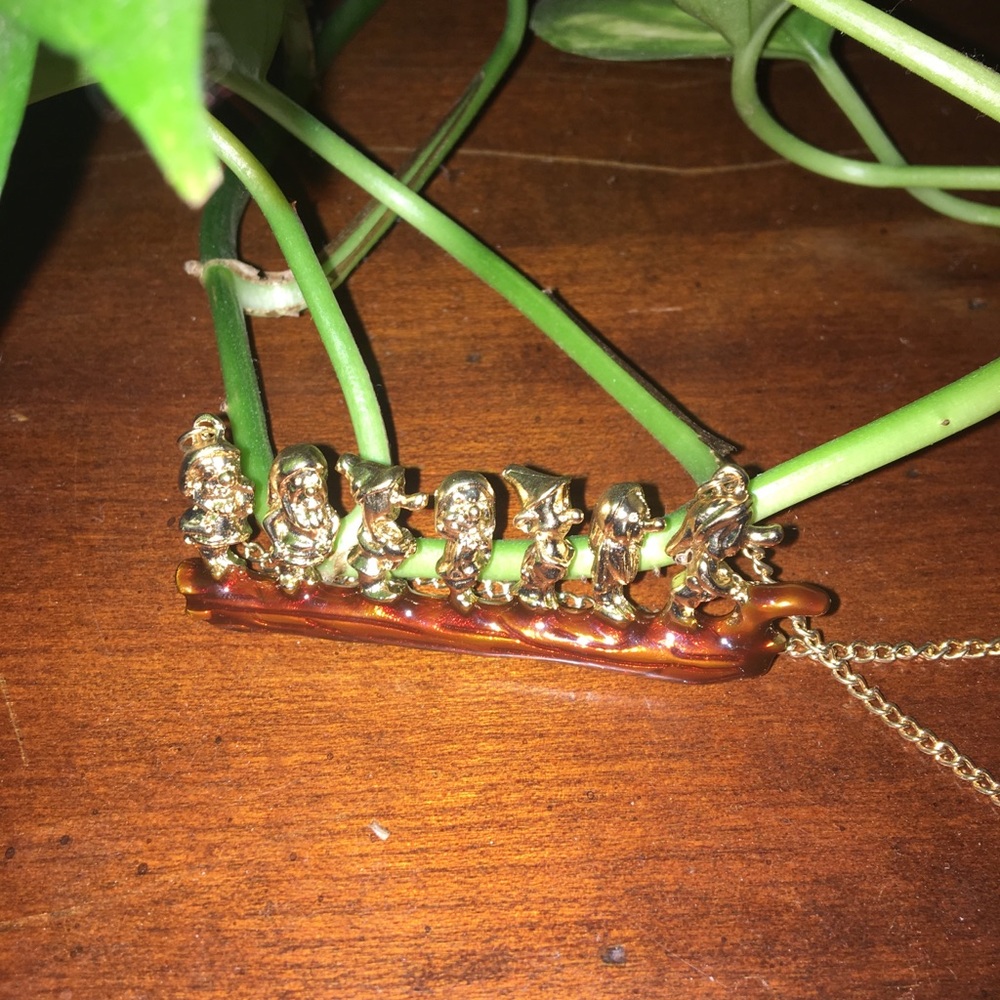 Adorable Necklace Disney “The Seven Drawfs “